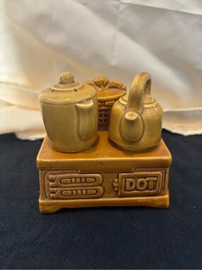 Ceramic Mini Teapot and Kettle Salt & Pepper Set